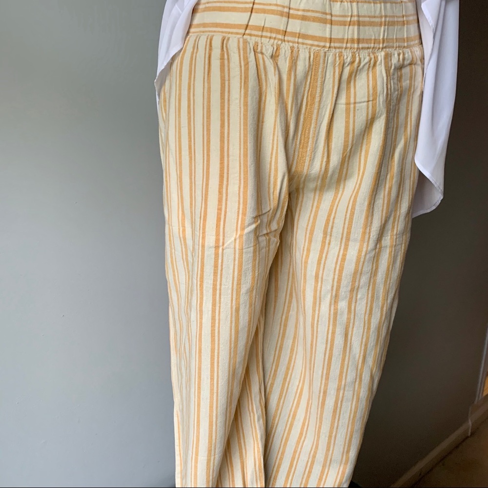 Cloth & Stone Soft Yellow & White Linen Capris